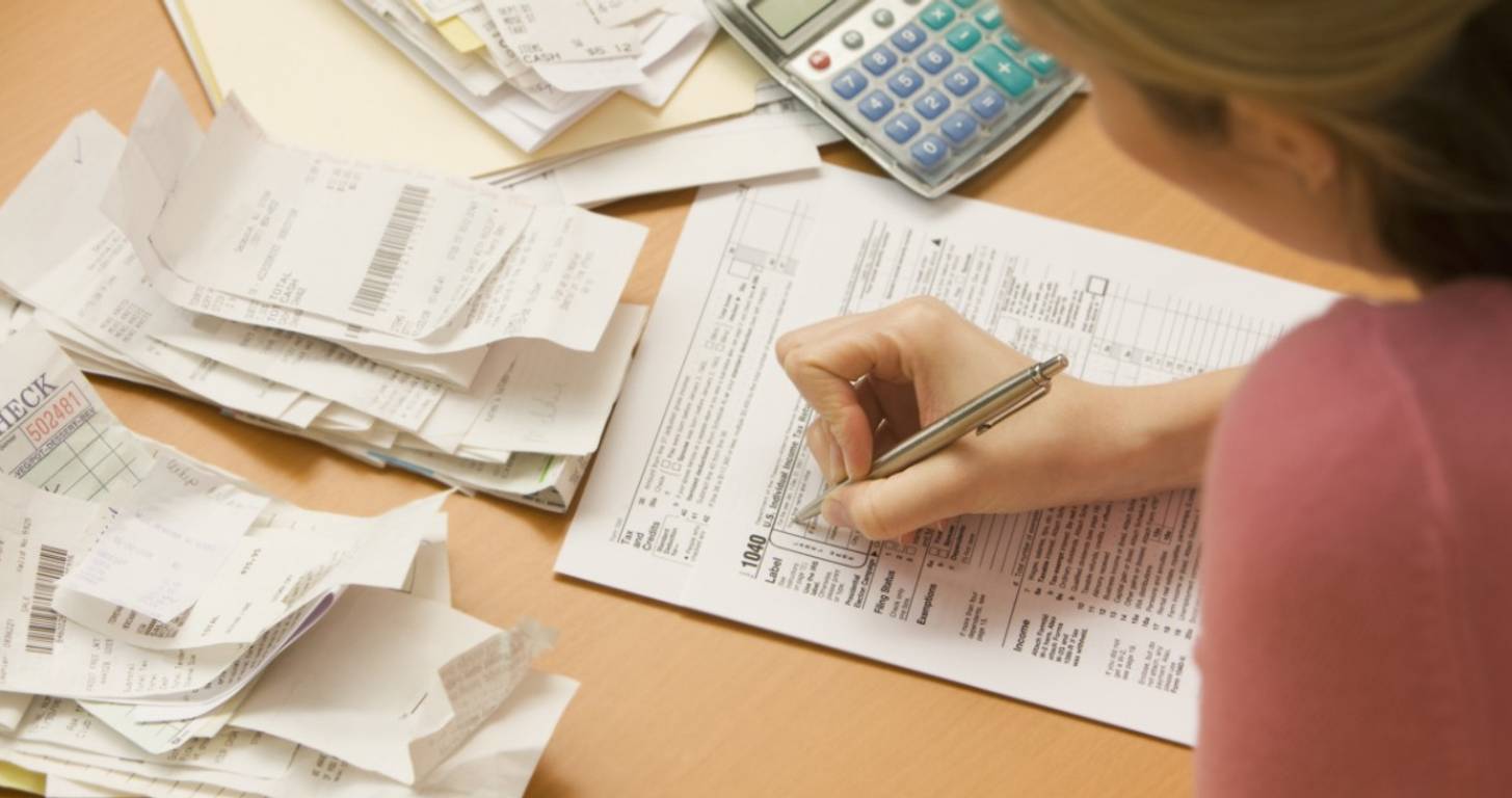 Everything You Need to Know About Paying Taxes with a Credit Card |  FinanceBuzz