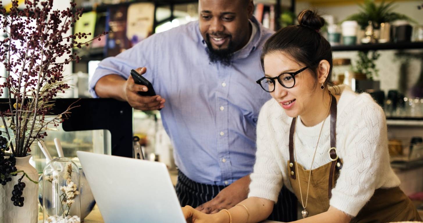 American Express Small Business Card / Small Business Saturday | Shop Small®- American Express : A small business owner gives an with the american express business edgetm card, you get choice and flexibility by using points for purchases or redeeming them for a wide range.