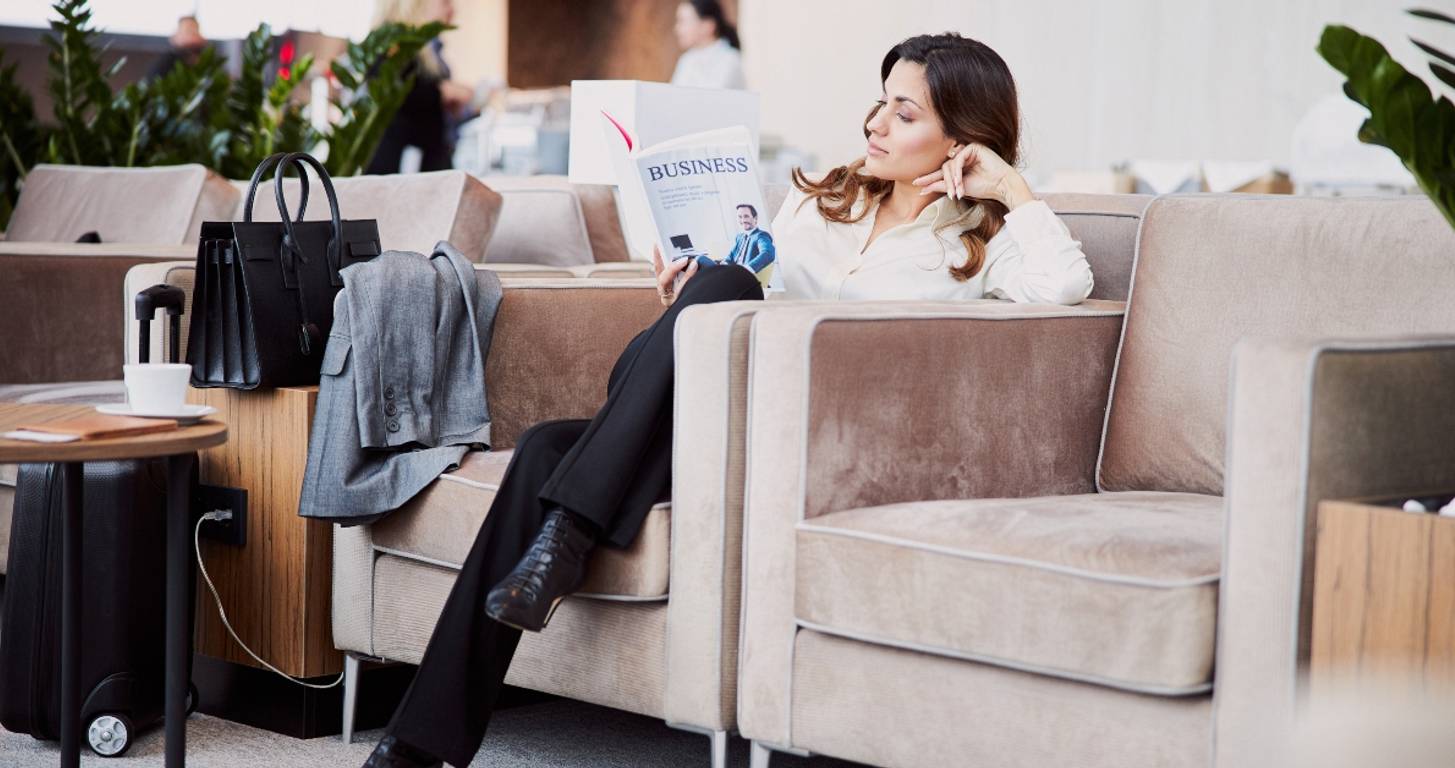 United Polaris Lounges: What are They and How Do You Get in? | FinanceBuzz