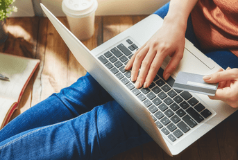 woman using shopping portals