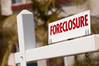foreclosure real estate sign