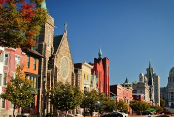long street of historical part of Harrisburg in Pennsylvania