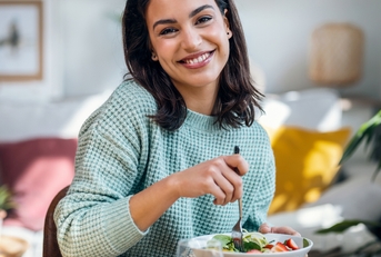 woman eating healthy foods