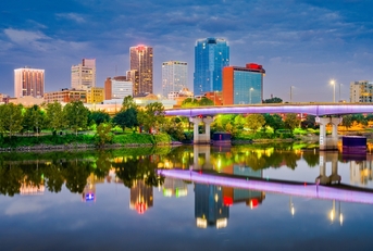 Little Rock, Arkansas, USA skyline on the Arkansas River