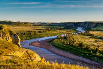 north dakota badlands during day time