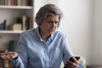 woman getting error message