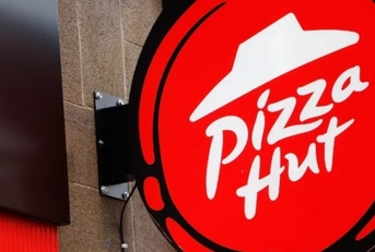pizza hut restaurant sign