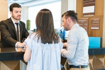 honeymooners booking room