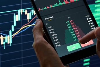 Crypto trader investor broker