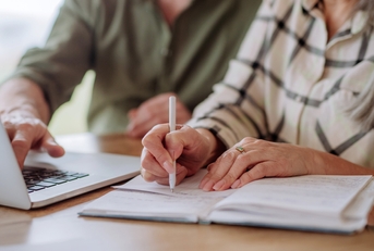 planning budget together