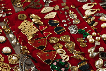 flea market vintage jewelry sale