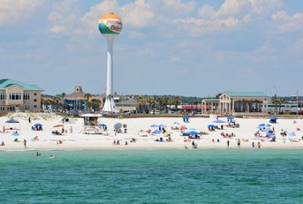 beach goers at pensacola beach