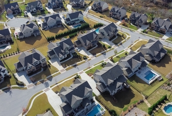 houses with pools in Atlanta Georgia