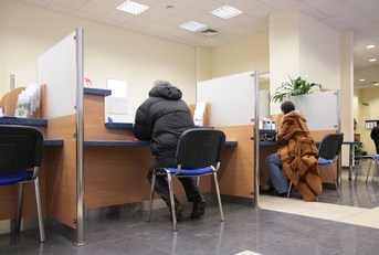 people in bank