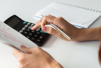 expense calculation and budgeting