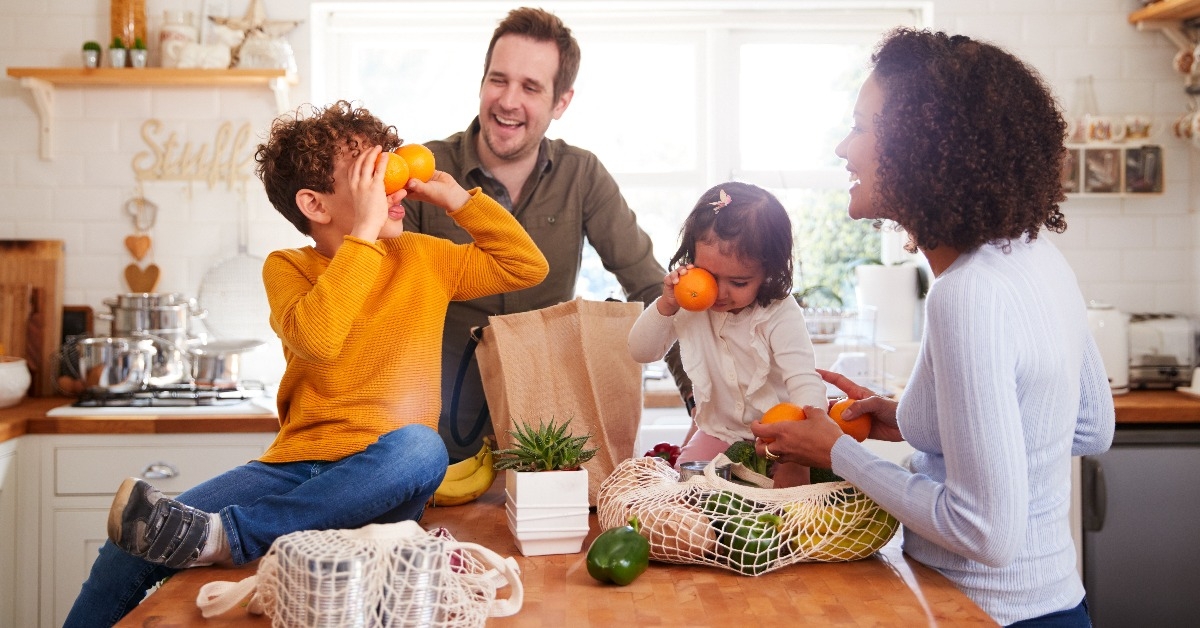 family returning home from shopping trip 