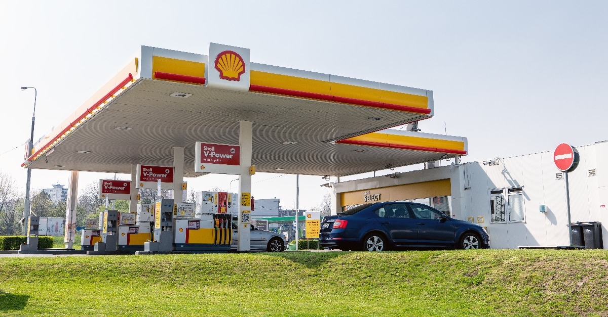 shell gas station with Skoda Octavia car