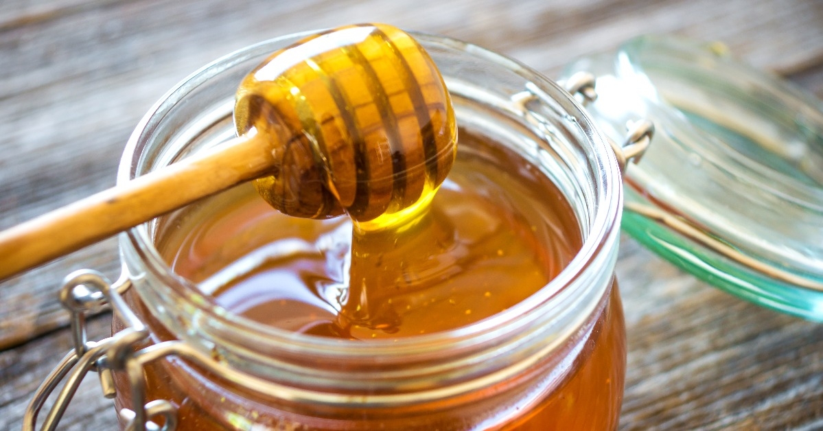 honey drip in jar