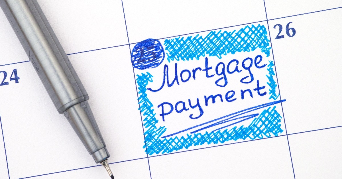 Reminder Mortgage Payment in calendar with pen