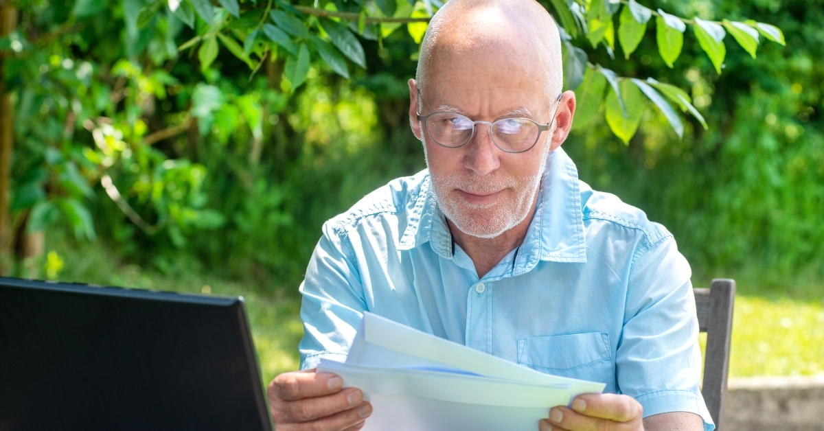 Man reading letter