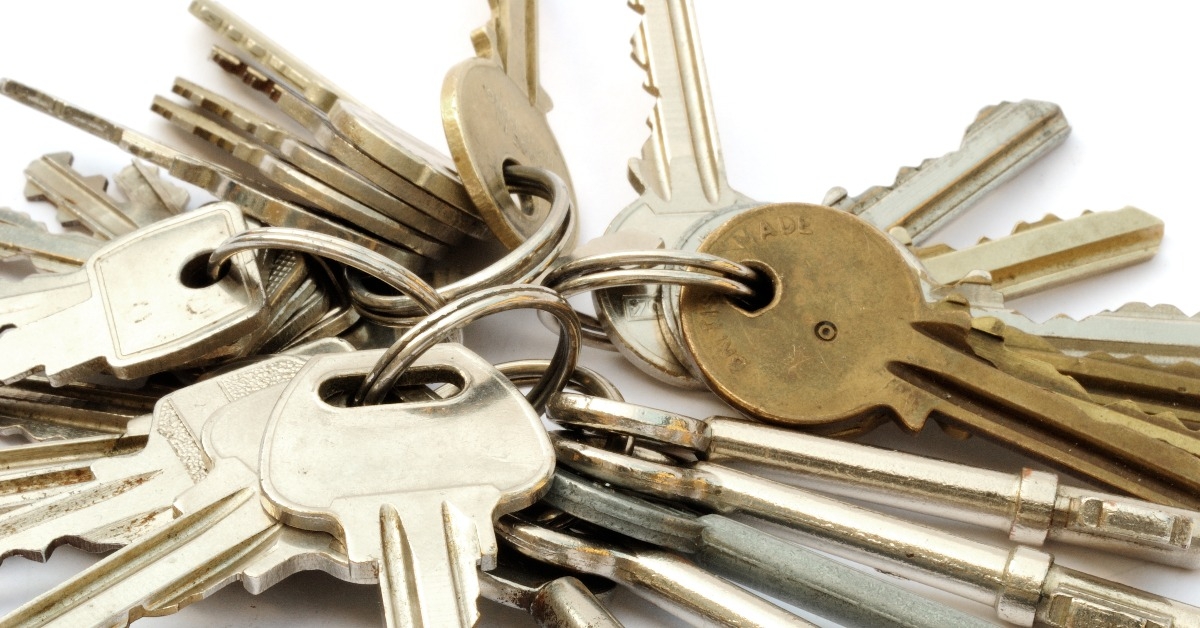  bunches of keys on rings