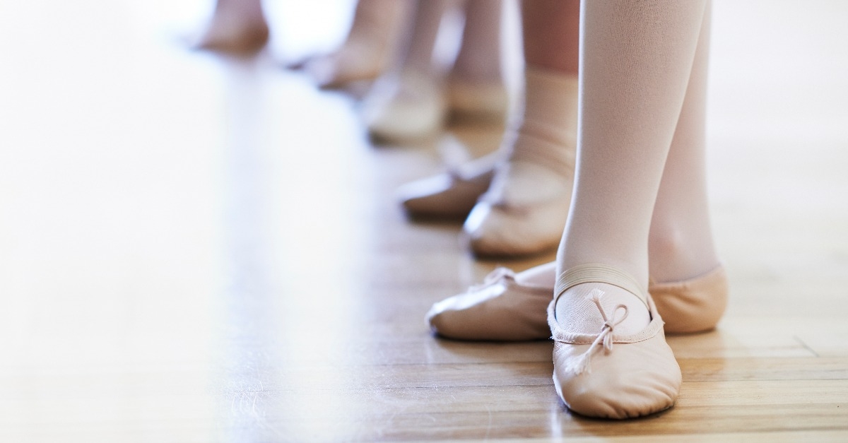 feet in children's ballet dancing class