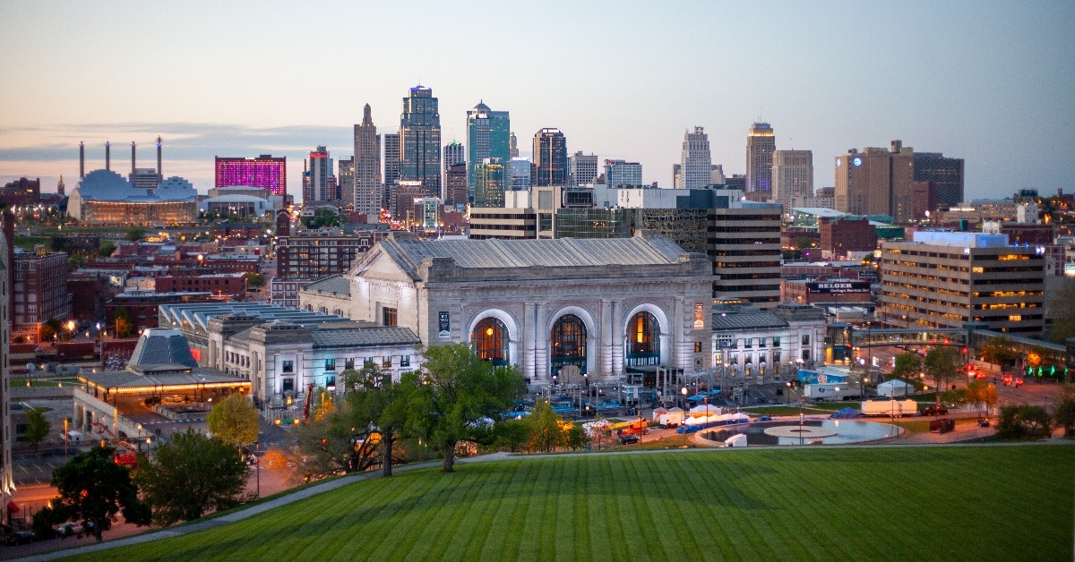 kansas city missouri evening skyline