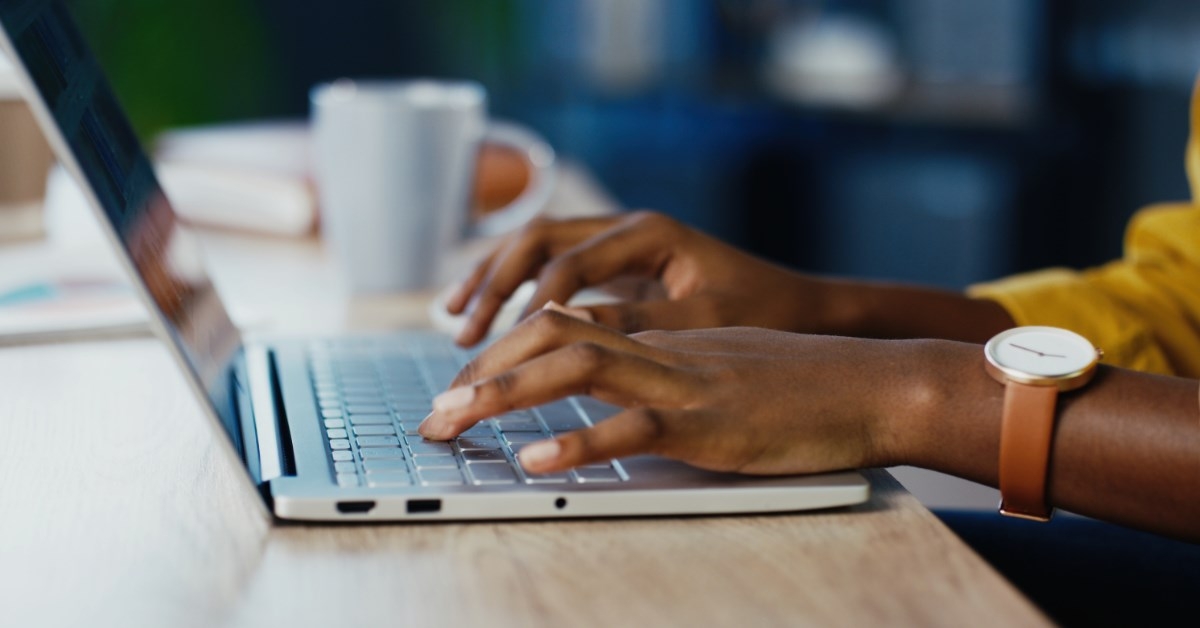 african american woman working on a laptop 