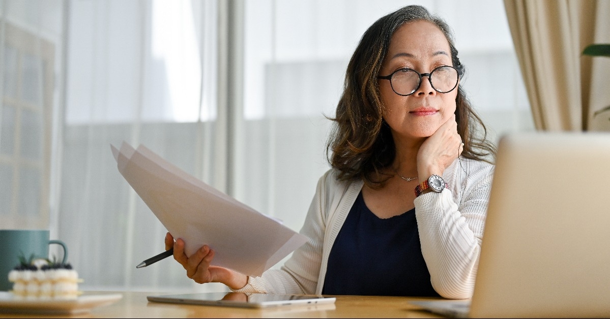 businesswoman using laptop