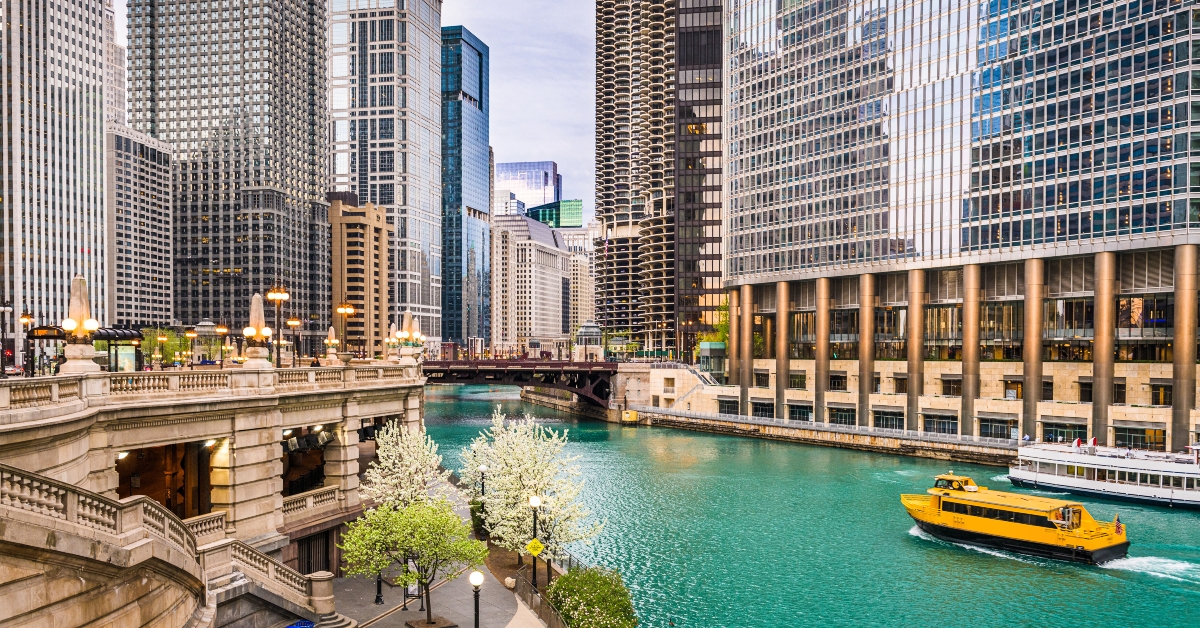 sightseeing cruise and skyline on the river