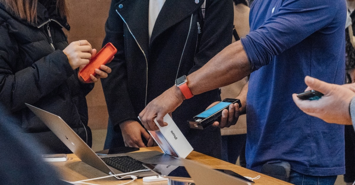 shopping at apple store