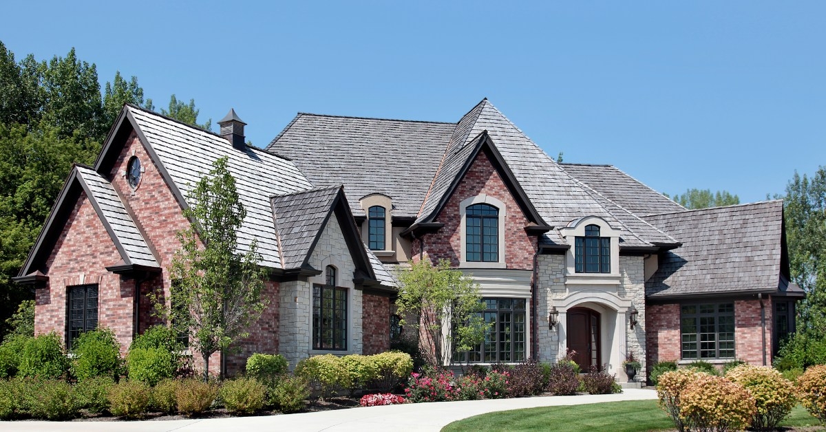 victorian house during day time
