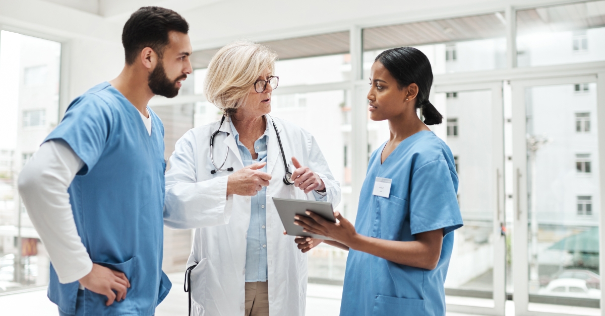 medical practitioners having a discussion in a hospital