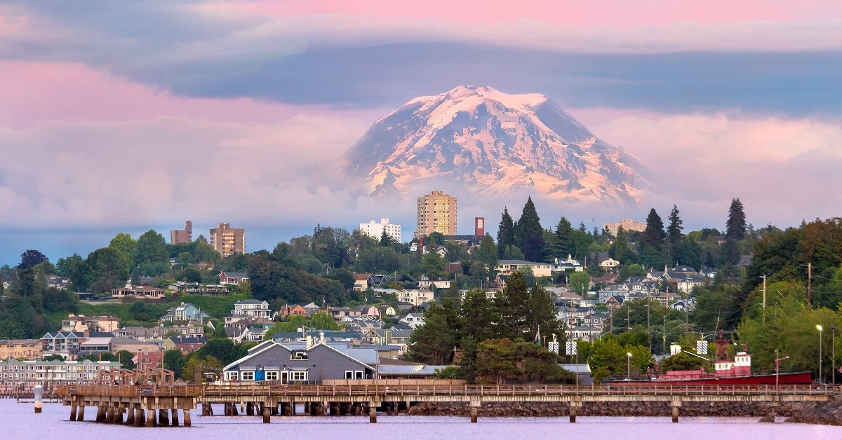 mount rainier over tacoma city