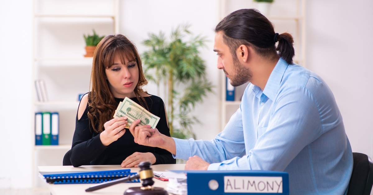 young couple divorcing in alimony