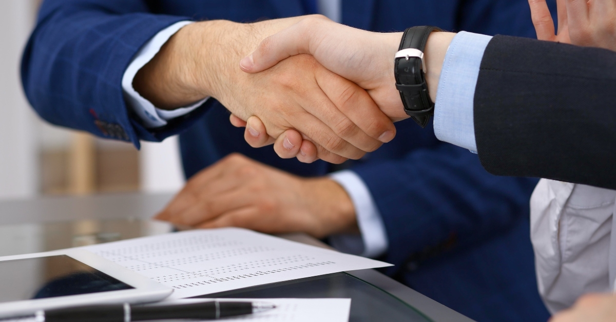 businesspeople shaking hands
