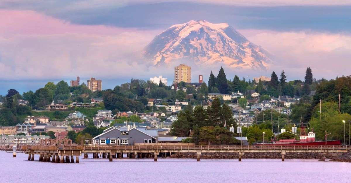Mount Rainier covered in snow