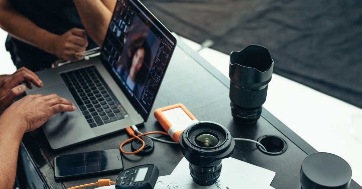 equipment of a photographer on a table