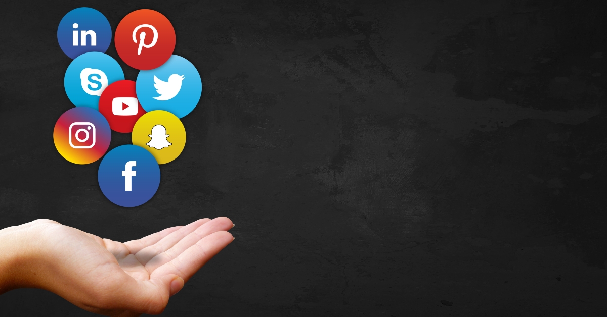 Chalkboard - social media icons 