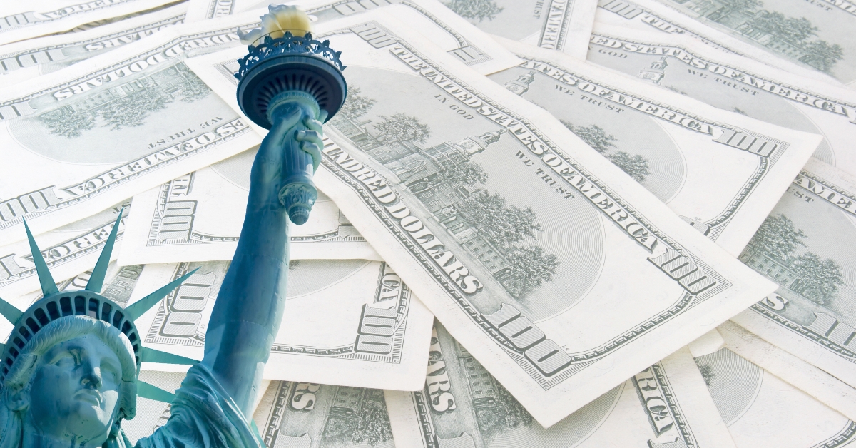 statue of liberty on 100 us dollars banknotes