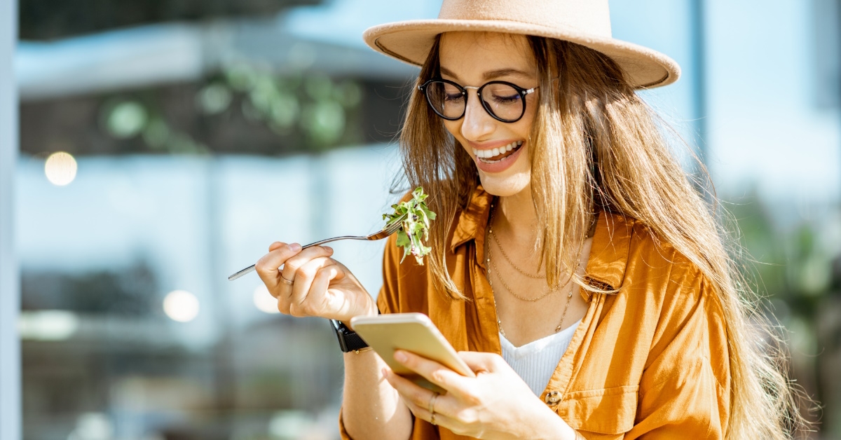 woman eating healthy salad