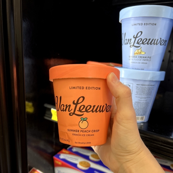 Van Leeuwen summer peach crisp