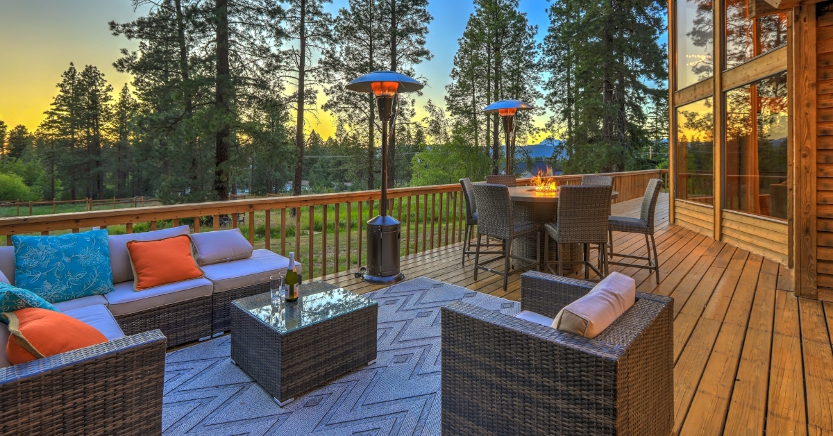Outdoor porch on cabin