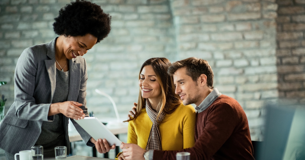 People with a financial advisor