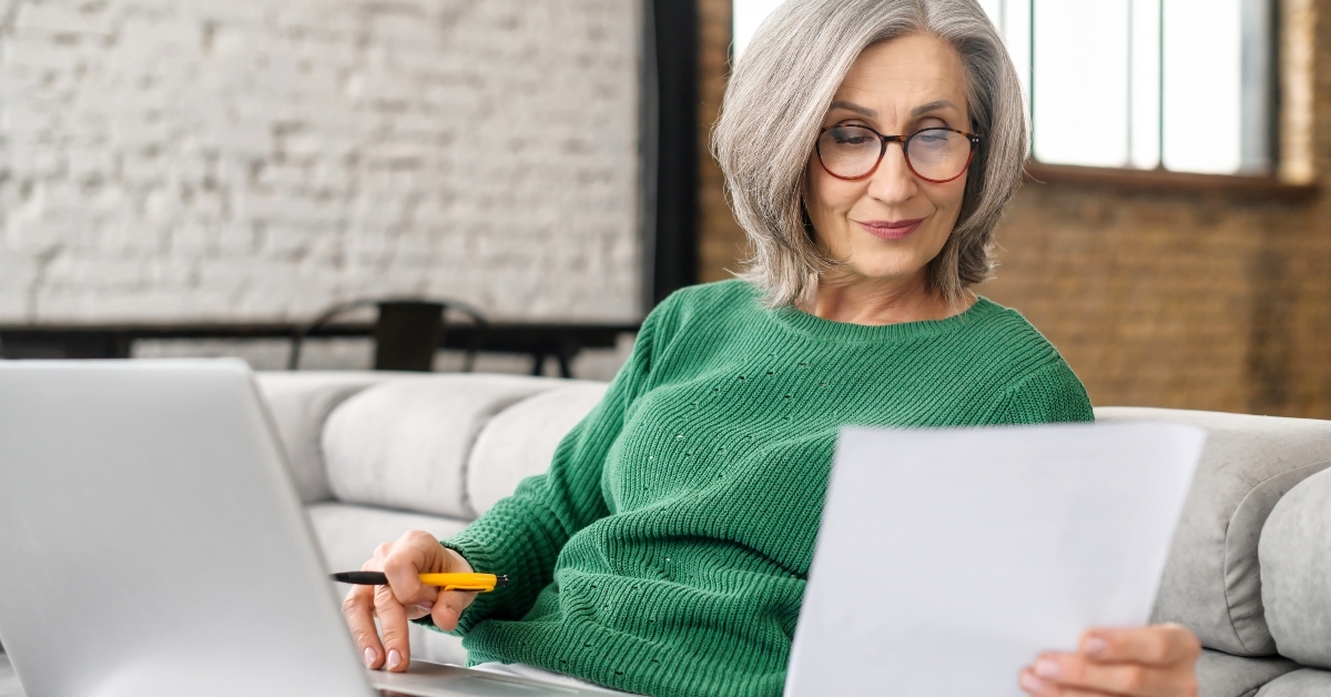 businesswoman is doing paperwork