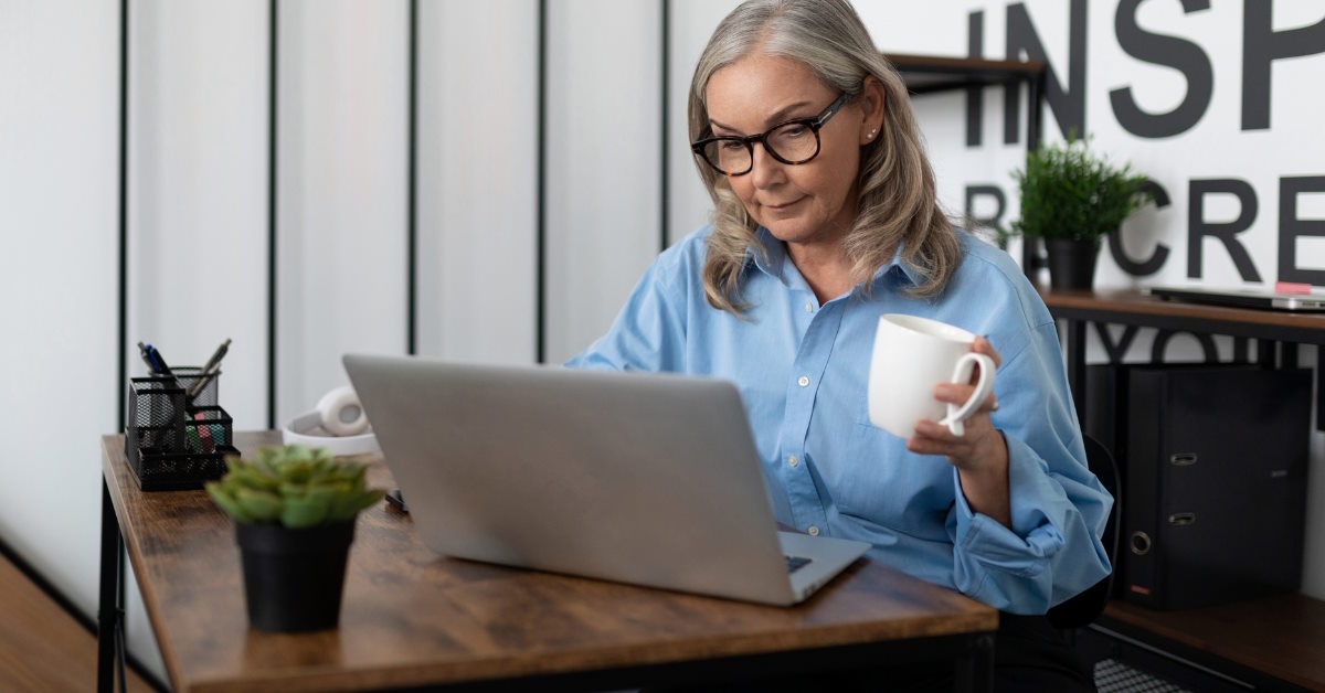 Senior woman at computer