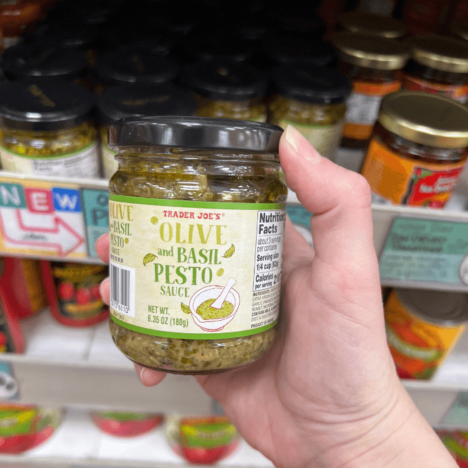 olive and basil pesto sauce