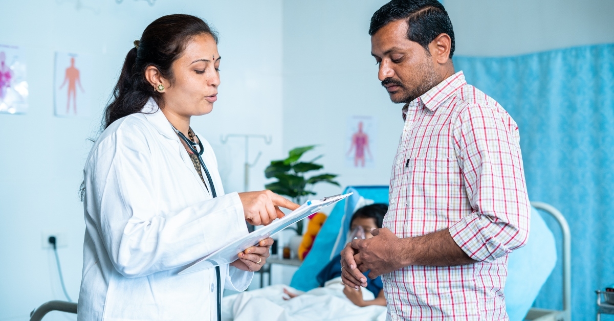 doctor explaining patient health