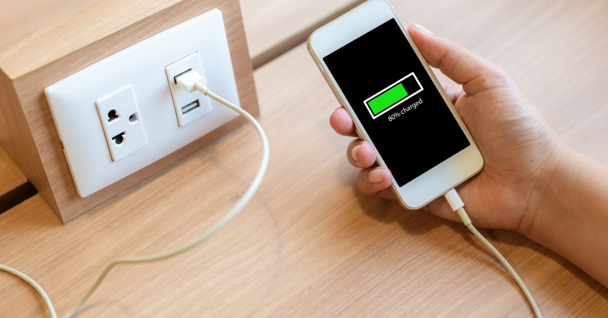 charging phone on table via usb