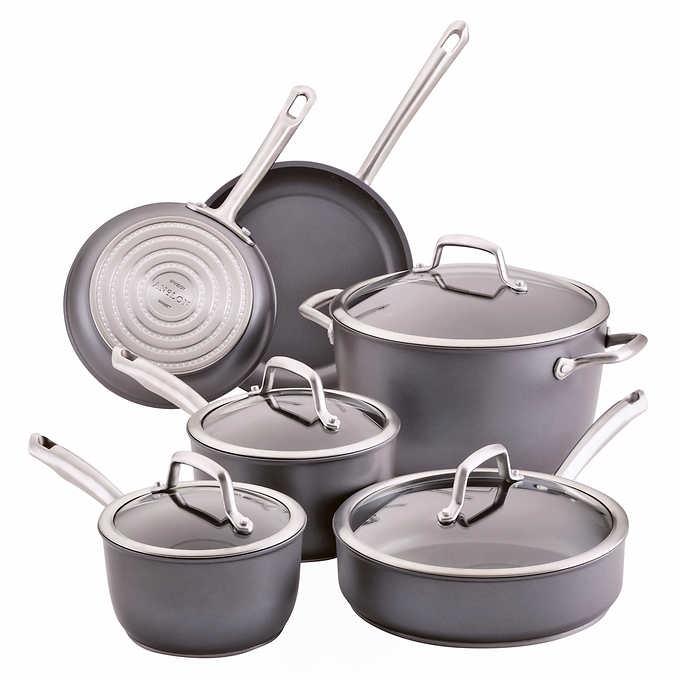 A cookware set